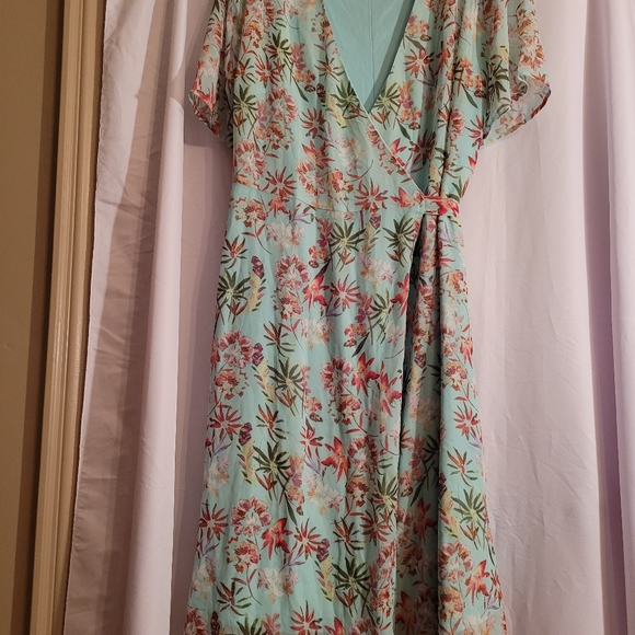 Dress - Picture 6 of 8